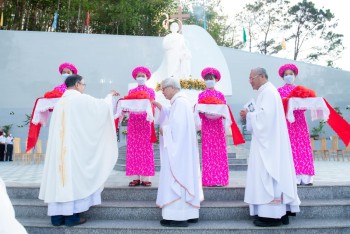 Khánh thành Linh Đài Thánh Giuse Kim Thành