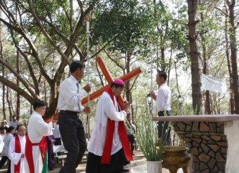 Đi Đàng Thánh Giá tại Giang Sơn - 2017