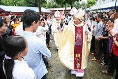 Tấn phong Giám mục Anphongsô Nguyễn Hữu Long
