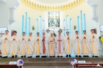 Truyền chức linh mục tại GP Hưng Hóa