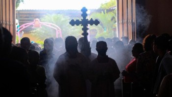 Chào đón 12 linh mục được Nicaragua trả tự do