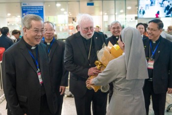 Bộ trưởng Ngoại giao Toà Thánh đã tới Việt Nam