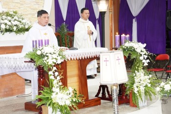 Thánh lễ cầu nguyện lúc 5g00 sáng thứ Ba