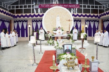 Thánh lễ cầu nguyện lúc 5g00 sáng thứ Tư