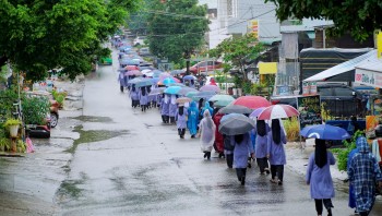 Dòng Nữ Vương Hòa Bình hành hương năm Thánh