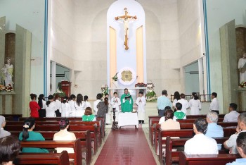 Gx. Duy Hòa: Rửa tội và Thêm sức Tân tòng