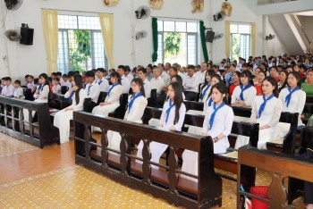 GIÁO XỨ HÒA NAM: THÁNH LỄ TẠ ƠN VÀ NGHI THỨC LÊN ĐƯỜNG
