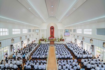 Gx. Vinh Hương: Hồng ân Bí tích Thêm Sức
