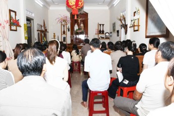 Gx. Vinh Hương: Dâng Mẹ Lời Kinh Mân Côi