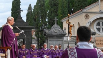 Thánh lễ tại nghĩa trang Verano