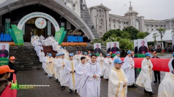 Thánh lễ tạ ơn, bế mạc Đại hội Giới trẻ Giáo tỉnh Hà Nội