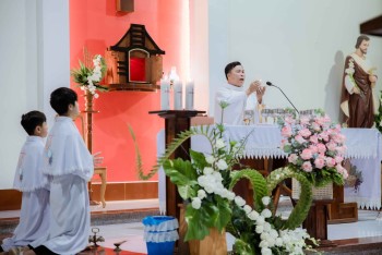 Giáo họ Vinh Sơn - Vinh Hương mừng Bổn mạng