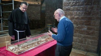 Tôn kính di hài Thánh Phanxicô Assisi