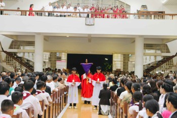 Gx. Vinh Hương: Tưởng niệm cuộc Thương khó