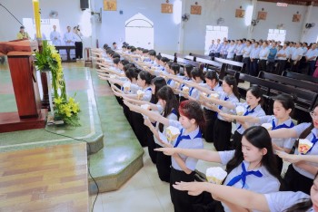 Gx Thánh Linh tổng kết năm học Giáo lý và Thánh lễ Lên Đường