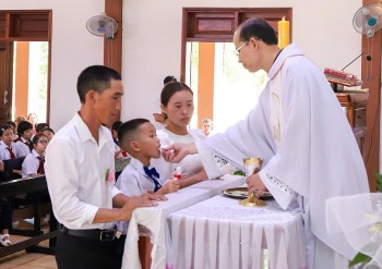 Thánh lễ Rước lễ lần đầu tại Gx. Phú Xuân