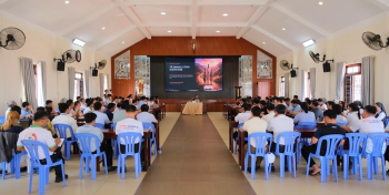 Hội thảo “Về Emmaus với người trẻ”