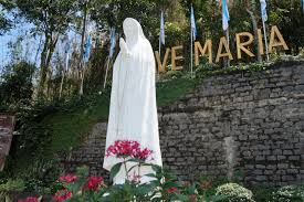 Tháng Mân Côi: Kính Mừng Maria