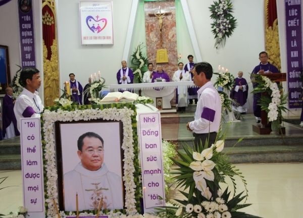 Thánh lễ An táng Linh mục Phêrô Trương Văn Khoa