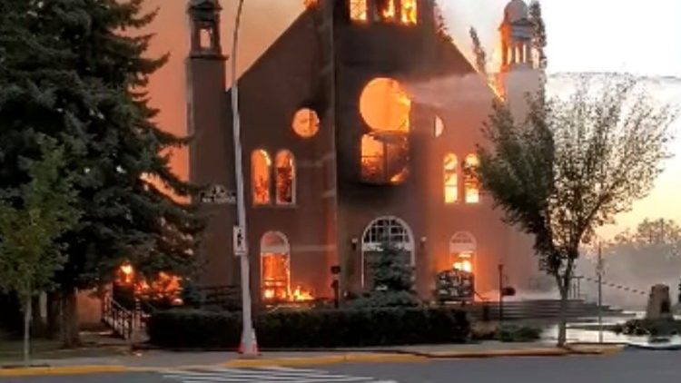 Các nhà thờ ở Canada tiếp tục bị tấn công