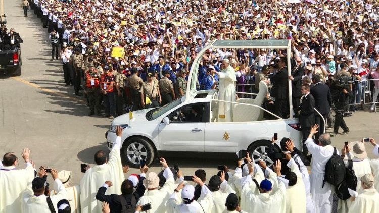Những chiếc “papamobile” của các Giáo hoàng
