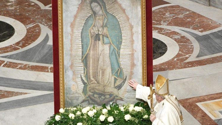 Đọc kinh Mân Côi lễ Đức Mẹ Guadalupe
