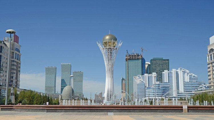ĐTC muốn viếng thăm Kazakhstan