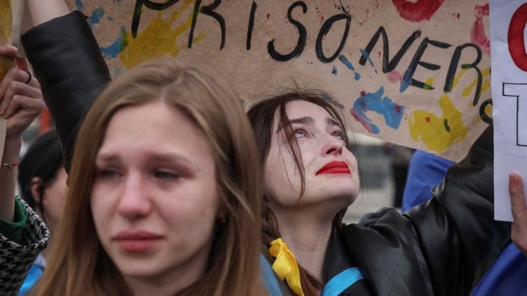 ĐTC thương khóc dân Ucraina đau khổ
