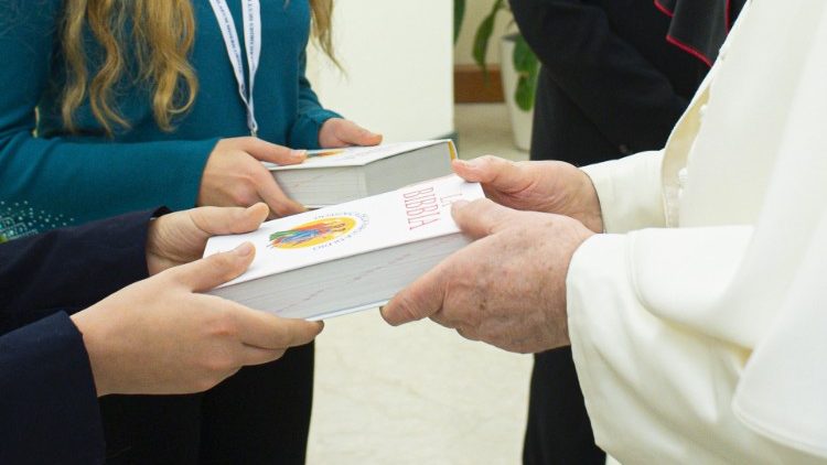 ĐTC tiếp phái đoàn Kinh thánh Toàn cầu