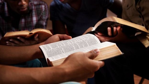 Tại sao đôi khi chúng ta khó cầm quyển Thánh Kinh lên đọc?