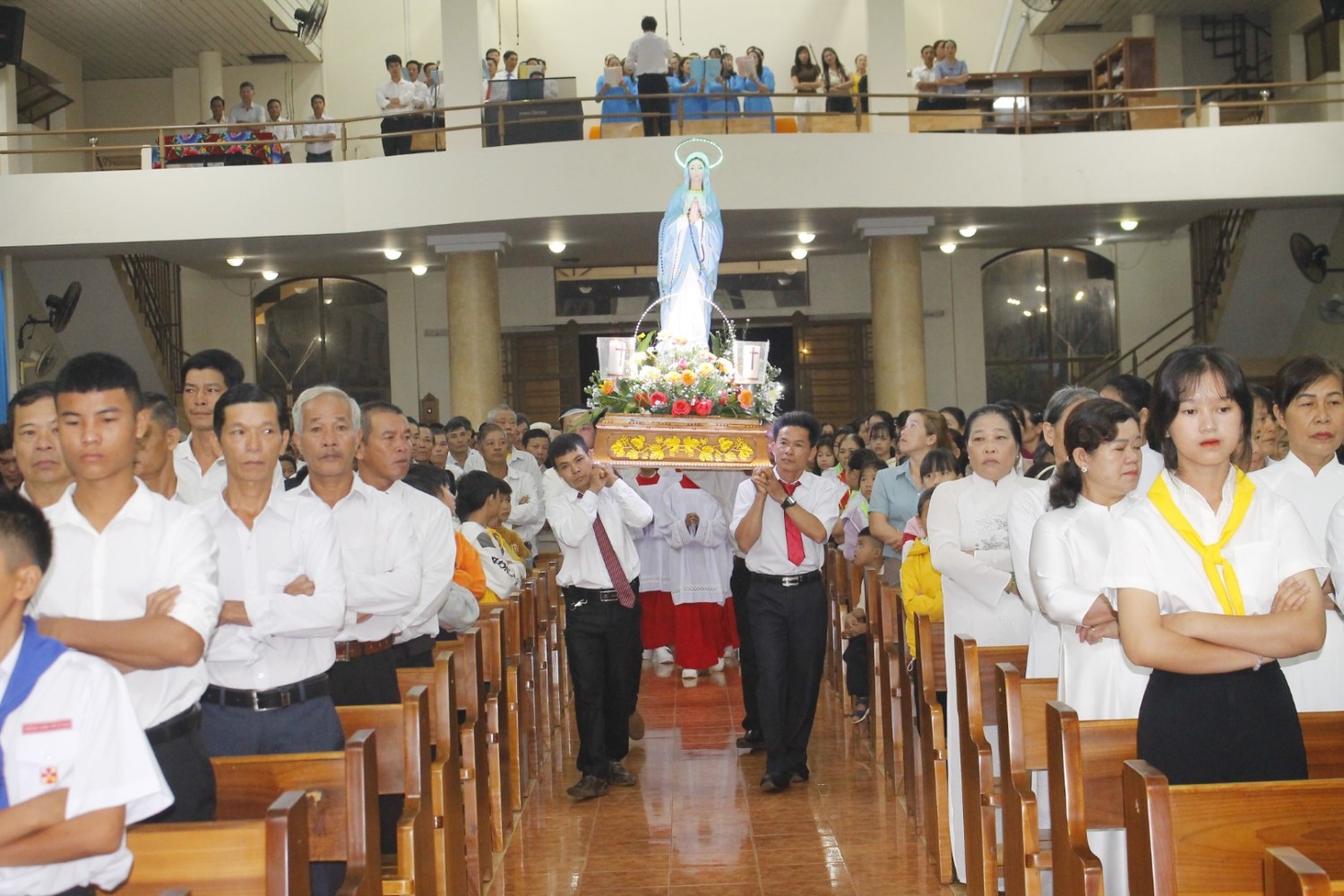  Giáo xứThổ Hoàng: Mừng Lễ Mẹ lên trời