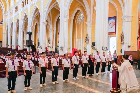Thiếu nhi Thánh Thể mừng sinh nhật Đức Maria