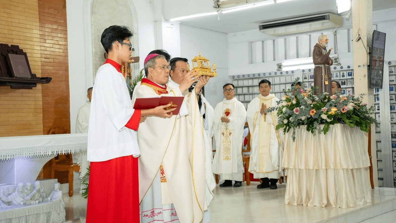 Thánh Tích Thánh Piô Năm dấu tại Giáo xứ Thánh Martino de Porres