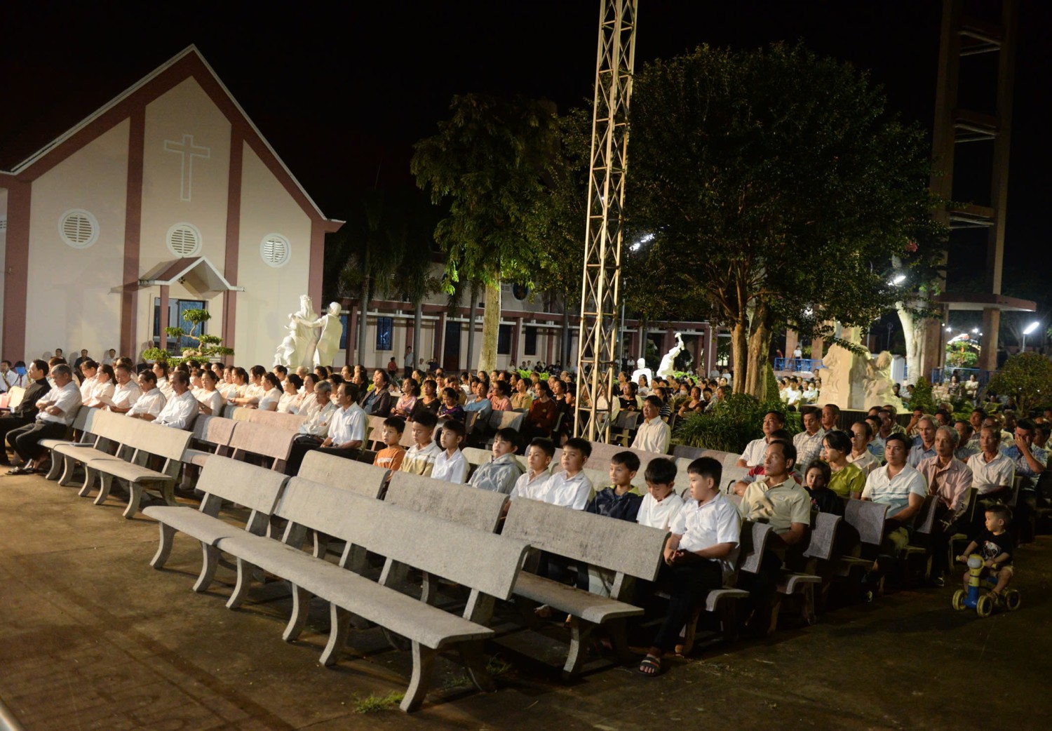 GX Châu Sơn khai mạc tháng Mân Côi