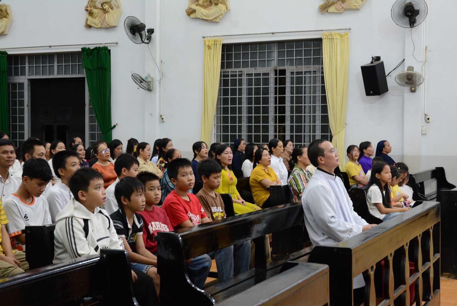 Giáo xứ Hòa Nam kết thúc tháng Mân Côi