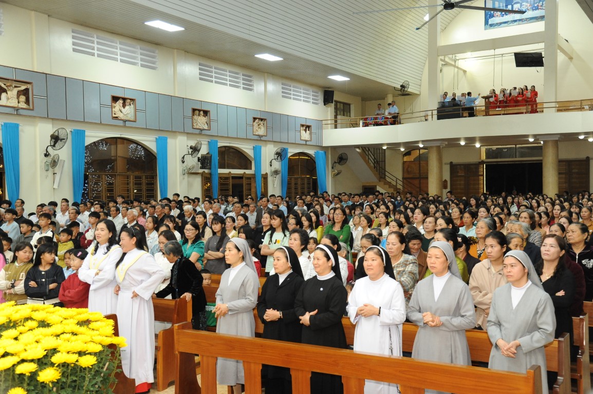 Giáo xứ Thổ Hoàng: Thánh lễ Giao Thừa